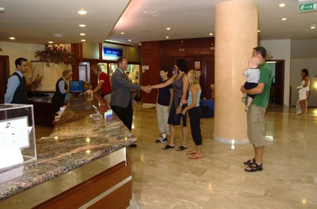 Hotel Aparthotel Estrella De Mar